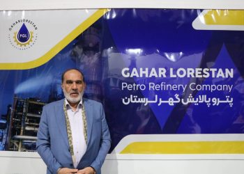 اشتغال زایی و کار خاکریز اول برای مبارزه با استکباران جهانی است