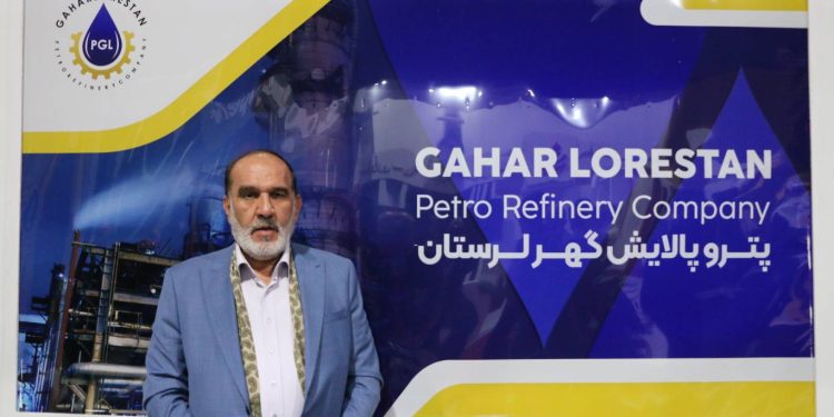 اشتغال زایی و کار خاکریز اول برای مبارزه با استکباران جهانی است