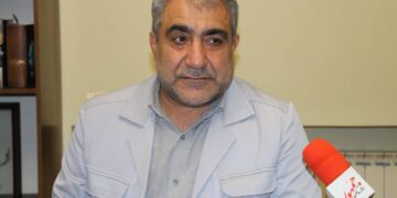 به قانون اساسی و اجرایی شدن تام و تمام ان معتقدم