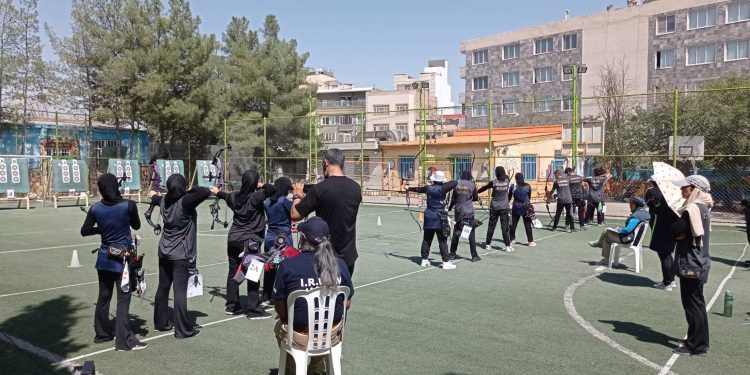 مشهد مقدس پایه گذار تیر و کمان ویژه نابینایان و کم بینایان در کشور