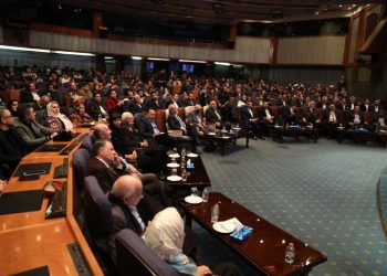 نگاه ویژه هلدینگ رمز موفقیت به مفاخر اقتصادی