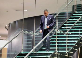 وقتی اسطوره فوتبال سفیر یک برند می‌شود؛ پشت‌پرده رونمایی ریچنست