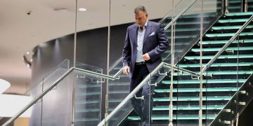 وقتی اسطوره فوتبال سفیر یک برند می‌شود؛ پشت‌پرده رونمایی ریچنست