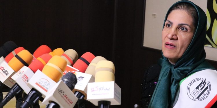 افشان مرادی نجار؛ آموزش طراحی لباس با نگاه به هویت ایرانی